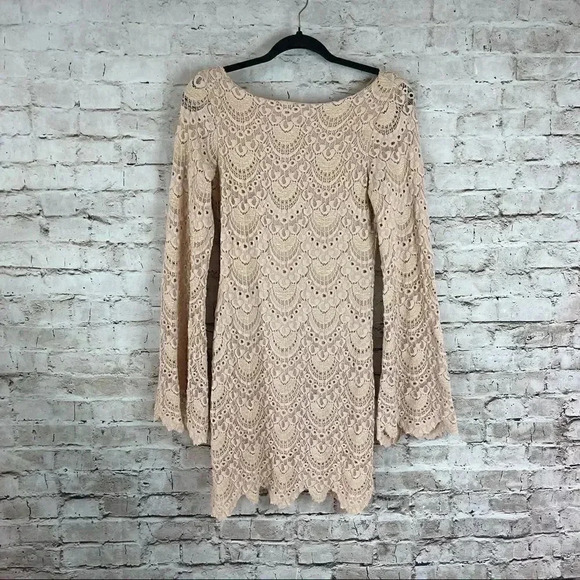 NWT Nightcap Spanish Priscilla Lace Dress Size 2 Nude Criss Cross Open Back $352 - Picture 1 of 11